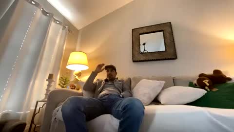 roblatino12 online show from December 2024 01:58:01 PM