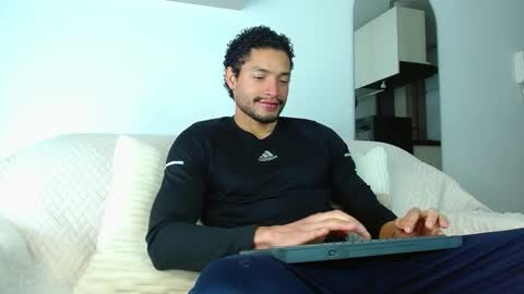 roby_millerr online show from October 2025 02:16:02 PM