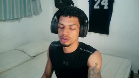 Rocco online show from November 2025 01:44:01 PM