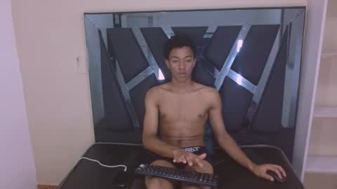 Snapshot of rocco_grey chatting on October 2025 07:29:02 PM ROCCO online show from October 2025 07:29:02 PM