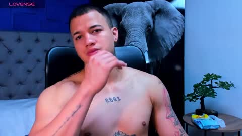 rocco_santos online show from October 2025 11:24:02 PM