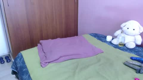 Rochelle online show from September 2025 08:44:02 PM