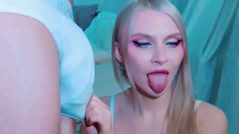 Lina and Den online show from March 2026 10:11:02 AM