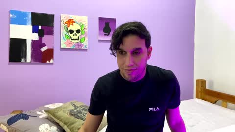 Thiago independent model online show from February 2025 10:31:02 PM