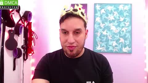 Thiago independent model online show from November 2025 05:56:02 PM