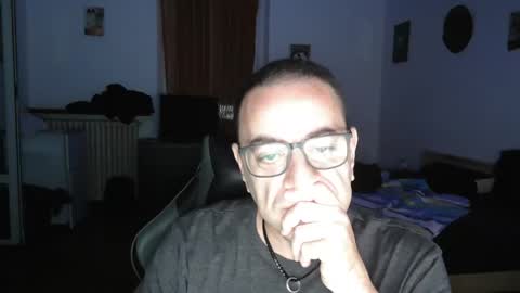 Snapshot of rogerrabbit2023 chatting on September 2025 08:10:01 PM rogerrabbit2023 online show from September 2025 08:10:01 PM