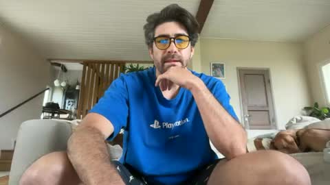 Snapshot of rogersterling11 chatting on June 2026 08:27:02 AM Roger Sterling online show from June 2026 08:27:02 AM