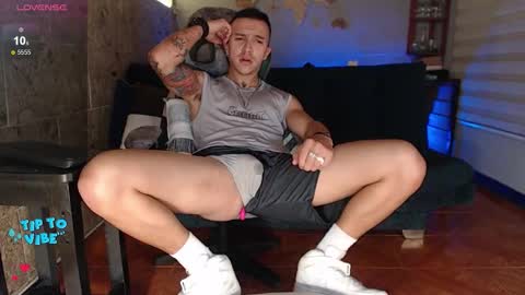 Snapshot of rogert_xx chatting on October 2025 01:52:02 AM Rogert online show from October 2025 01:52:02 AM