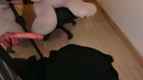 Snapshot of rohanalan_ chatting on June 2026 03:25:01 AM Sof online show from June 2026 03:25:01 AM