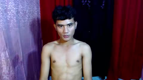 roianboyyy online show from May 2026 02:23:02 PM