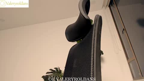 Valery Roldans online show from December 2024 02:22:02 AM