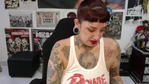 Snapshot of rollyderolandia666 chatting on May 2026 07:43:02 PM Rolly online show from May 2026 07:43:02 PM