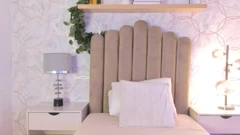 Snapshot of roma_love_ chatting on December 2024 11:40:02 AM online show from December 2024 11:40:02 AM