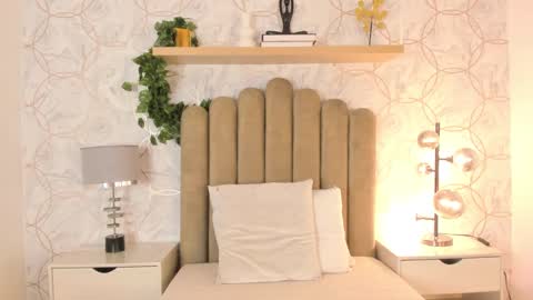 Snapshot of roma_love_ chatting on December 2024 01:07:02 PM online show from December 2024 01:07:02 PM