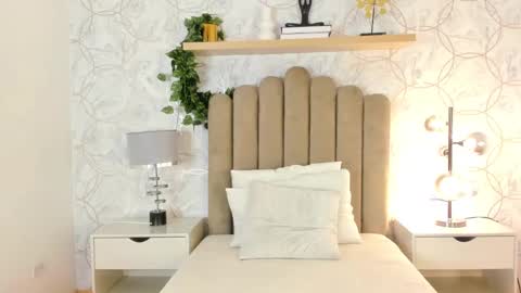 Snapshot of roma_love_ chatting on December 2024 12:01:02 PM online show from December 2024 12:01:02 PM