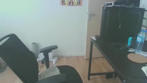 Snapshot of romainb72 chatting on January 2025 01:14:02 PM romainb72 online show from January 2025 01:14:02 PM