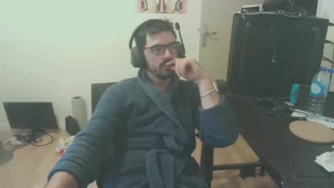 Snapshot of romainb72 chatting on January 2025 04:16:02 PM romainb72 online show from January 2025 04:16:02 PM