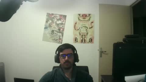 Snapshot of romainb72 chatting on October 2025 06:52:02 PM romainb72 online show from October 2025 06:52:02 PM