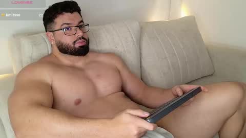 Roman Lux online show from December 2025 06:11:01 AM