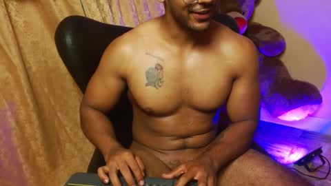 Snapshot of romanpearce_ chatting on January 2025 01:12:02 AM Roman online show from January 2025 01:12:02 AM