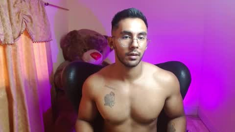 Snapshot of romanpearce_ chatting on January 2025 09:13:01 PM Roman online show from January 2025 09:13:01 PM