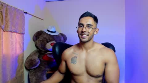 Snapshot of romanpearce_ chatting on January 2025 05:15:01 PM Roman online show from January 2025 05:15:01 PM
