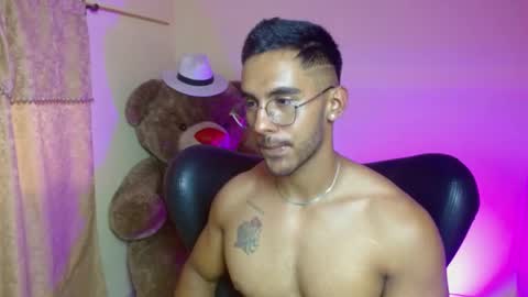 Snapshot of romanpearce_ chatting on January 2025 07:21:01 PM Roman online show from January 2025 07:21:01 PM