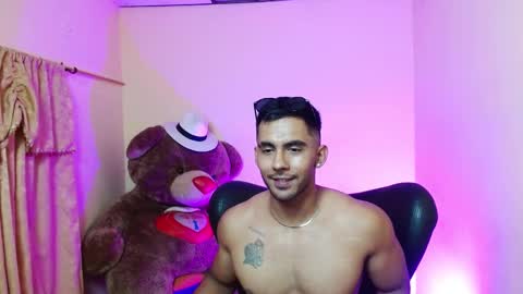 Snapshot of romanpearce_ chatting on February 2025 12:30:01 AM Roman online show from February 2025 12:30:01 AM