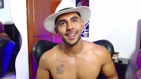 Snapshot of romanpearce_ chatting on March 2025 12:15:01 AM Roman online show from March 2025 12:15:01 AM