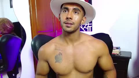 Snapshot of romanpearce_ chatting on March 2025 08:31:02 PM Roman online show from March 2025 08:31:02 PM