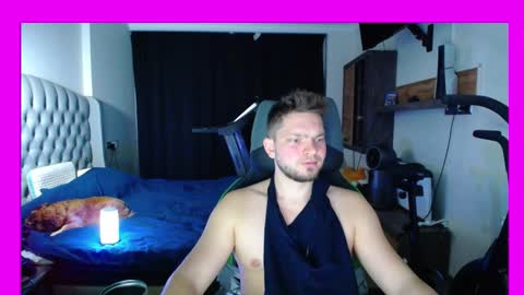 Snapshot of romantic_twunk chatting on October 2025 05:38:01 AM romantic_twunk online show from October 2025 05:38:01 AM