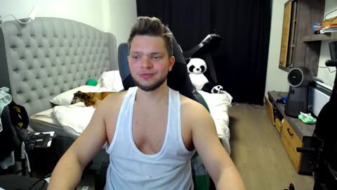 Snapshot of romantic_twunk chatting on October 2025 01:41:02 AM romantic_twunk online show from October 2025 01:41:02 AM