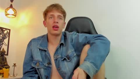 Snapshot of romeo_ricci1 chatting on December 2024 03:41:01 AM Romeo Ricci online show from December 2024 03:41:01 AM