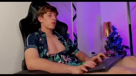 Snapshot of romeo_ricci1 chatting on December 2024 01:08:01 AM Romeo Ricci online show from December 2024 01:08:01 AM