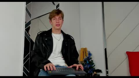 Snapshot of romeo_ricci1 chatting on January 2025 06:47:02 AM Romeo Ricci online show from January 2025 06:47:02 AM