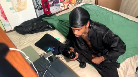 Snapshot of romeotyn chatting on February 2025 01:35:02 PM romeotyn online show from February 2025 01:35:02 PM
