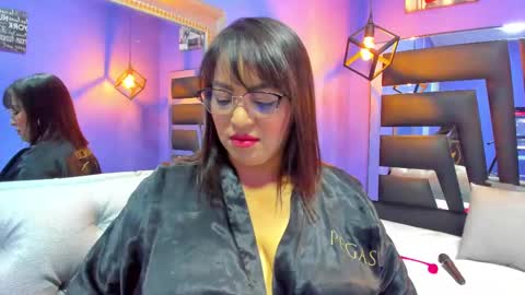 Romi  online show from October 2025 12:19:01 AM