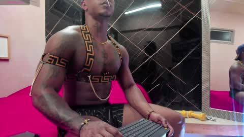 Snapshot of ronnie_777 chatting on January 2025 08:22:01 PM Ronnie 777 online show from January 2025 08:22:01 PM