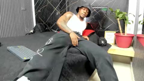 Snapshot of ronnie_777 chatting on March 2025 11:26:01 PM Ronnie 777 online show from March 2025 11:26:01 PM