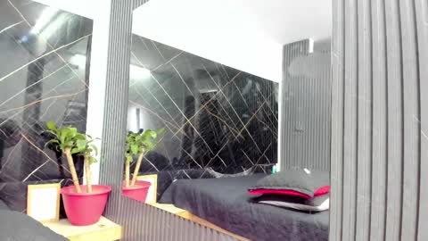 Snapshot of ronnie_777 chatting on March 2025 11:42:02 PM Ronnie 777 online show from March 2025 11:42:02 PM