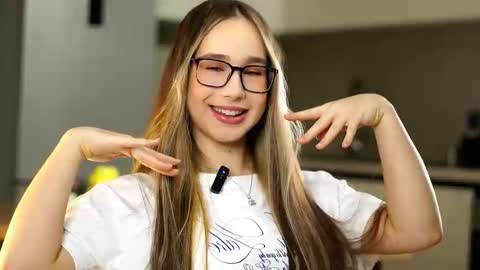 Veronica online show from November 2025 11:54:02 AM