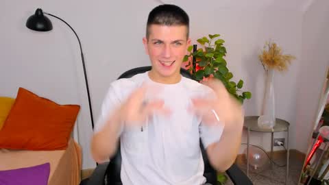 Rony online show from December 2024 01:36:02 PM