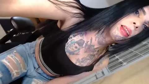 herreraisa offical online show from October 2025 03:52:02 AM