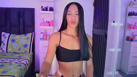 Snapshot of rosalindasexy chatting on December 2024 04:03:02 AM Rosalinda online show from December 2024 04:03:02 AM