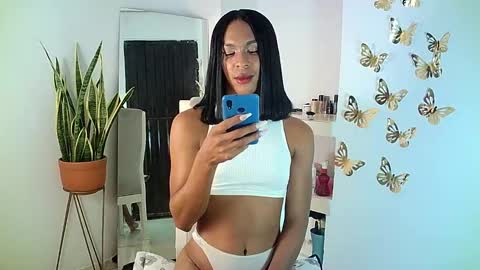Snapshot of rosalindasexy chatting on February 2025 05:12:02 AM Rosalinda online show from February 2025 05:12:02 AM