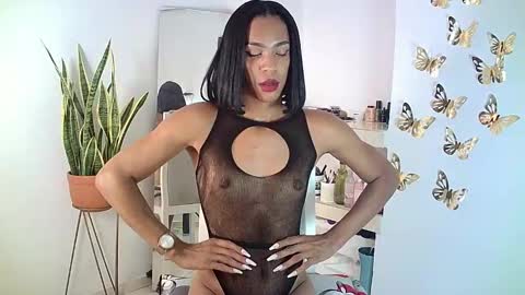Snapshot of rosalindasexy chatting on February 2025 04:47:01 AM Rosalinda online show from February 2025 04:47:01 AM