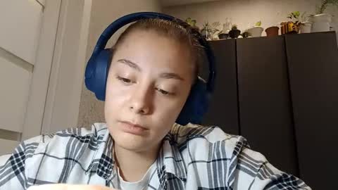 Kiki online show from October 2025 06:54:01 AM