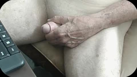 Snapshot of rosco26 chatting on December 2024 09:53:02 PM Rosco online show from December 2024 09:53:02 PM