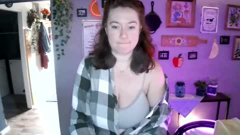 Snapshot of rose211994 chatting on January 2026 04:42:01 PM Rose online show from January 2026 04:42:01 PM