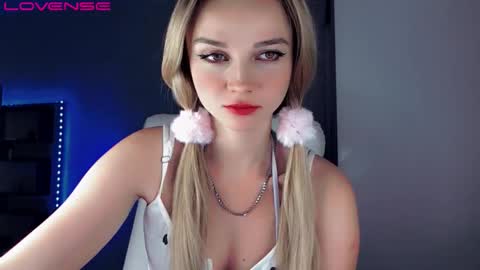 rose__luck online show from September 2025 06:53:01 PM